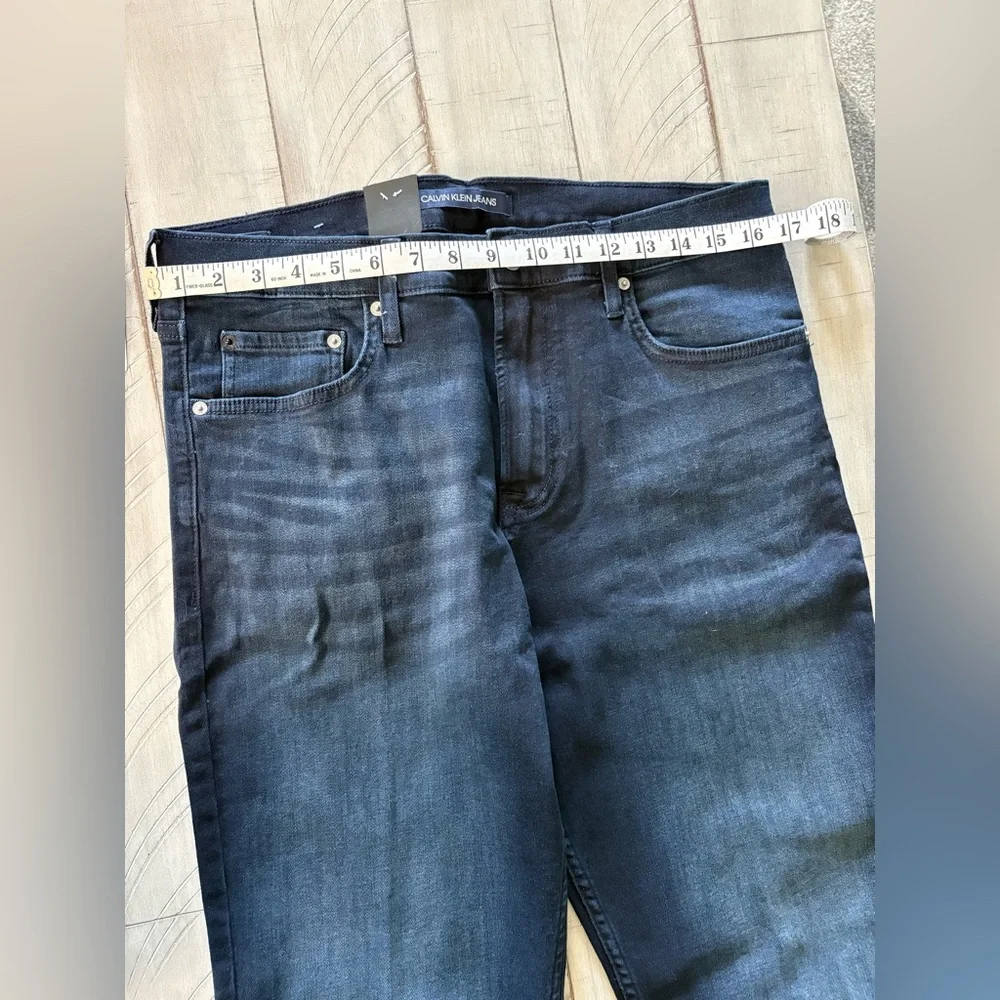 NWT Calvin Klein Jeans Men's Straight Jeans - Dark Navy Size 32Wx30L